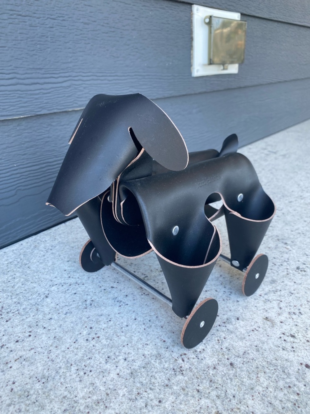 VacaValiente Amigos Dog Black Recycled Leather Desk Organizer